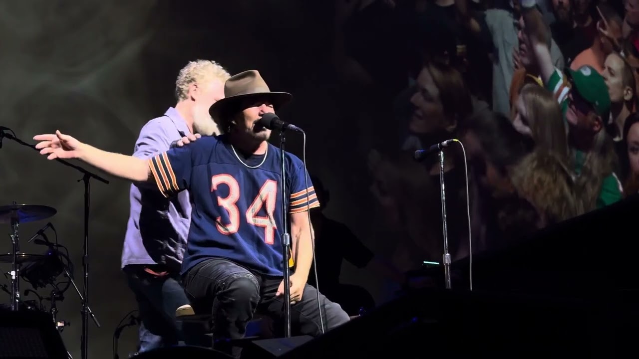 Eddie Vedder PEARL JAM *FALLING SLOWLY* GLEN HANSARD live BALTIMORE 9/12/24 concert CFG Bank Arena