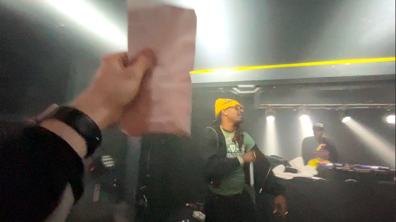 giving cochise beats during his show