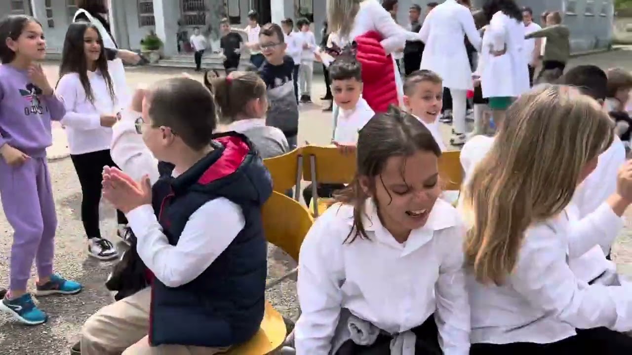 22 PRILLI, DITA BOTËRORE E TOKËS, LUAJMË LOJËRA POPULLORE( AF )