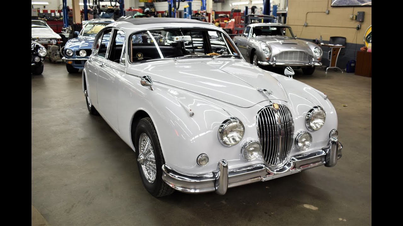 1962 Jaguar 3.8 Liter Mk 2 Saloon - Road Test - Autosport Designs