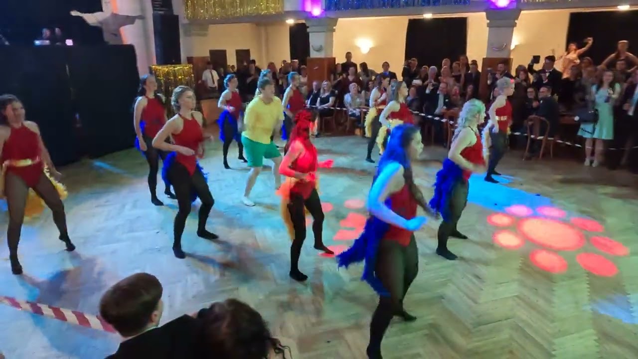 Maturitní ples 8.A Gymnázia Rumburk 2022 - předtančení
