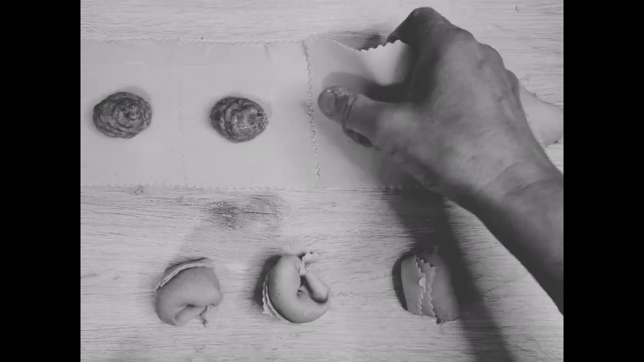 Tortelli con il fiocco. Castagne e salsiccia 
