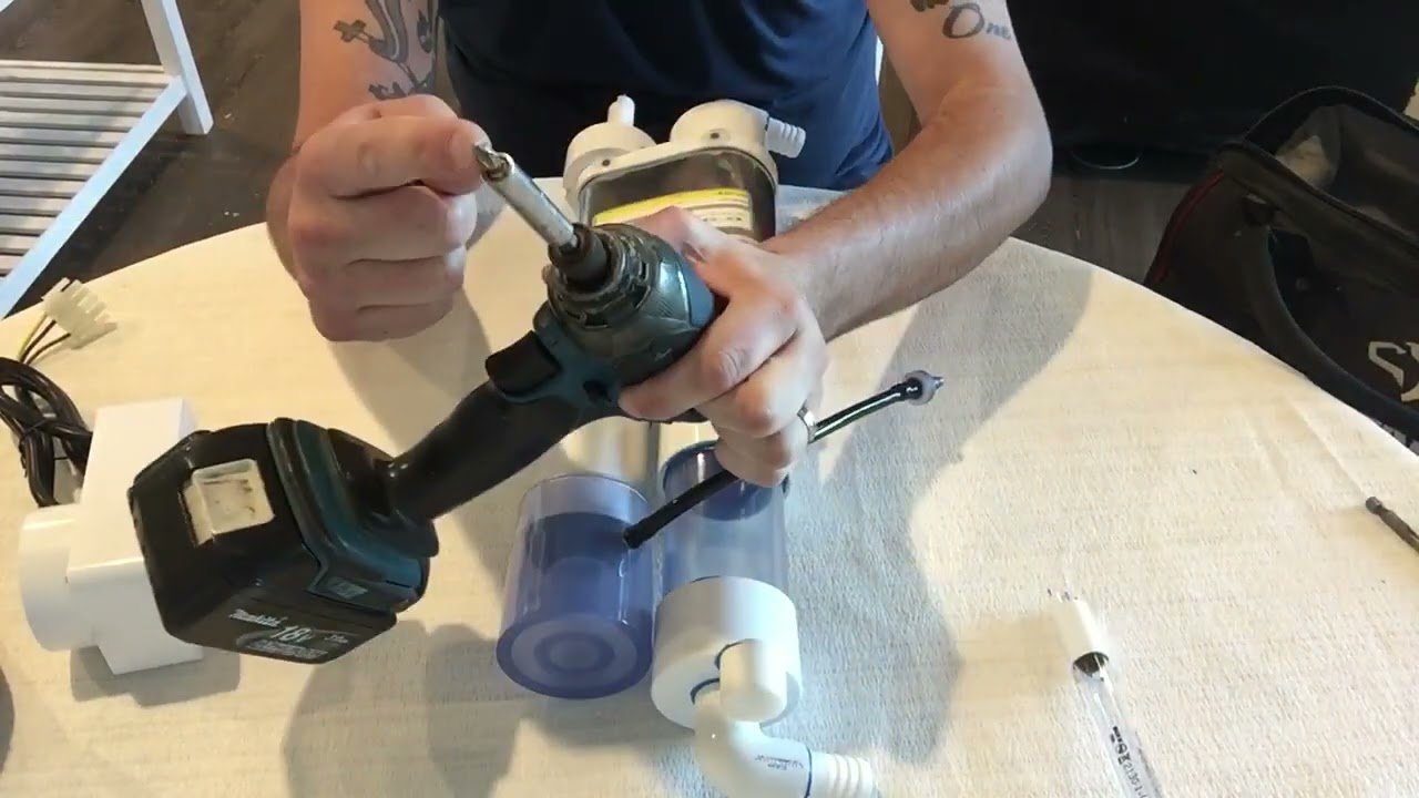 Replacing your Dimension One Spa Bay Series Ozone Bulb