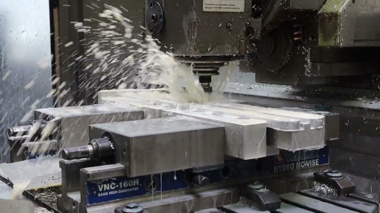ELSPRO Making Of LED-Maschinenleuchte STRAIGHTLED