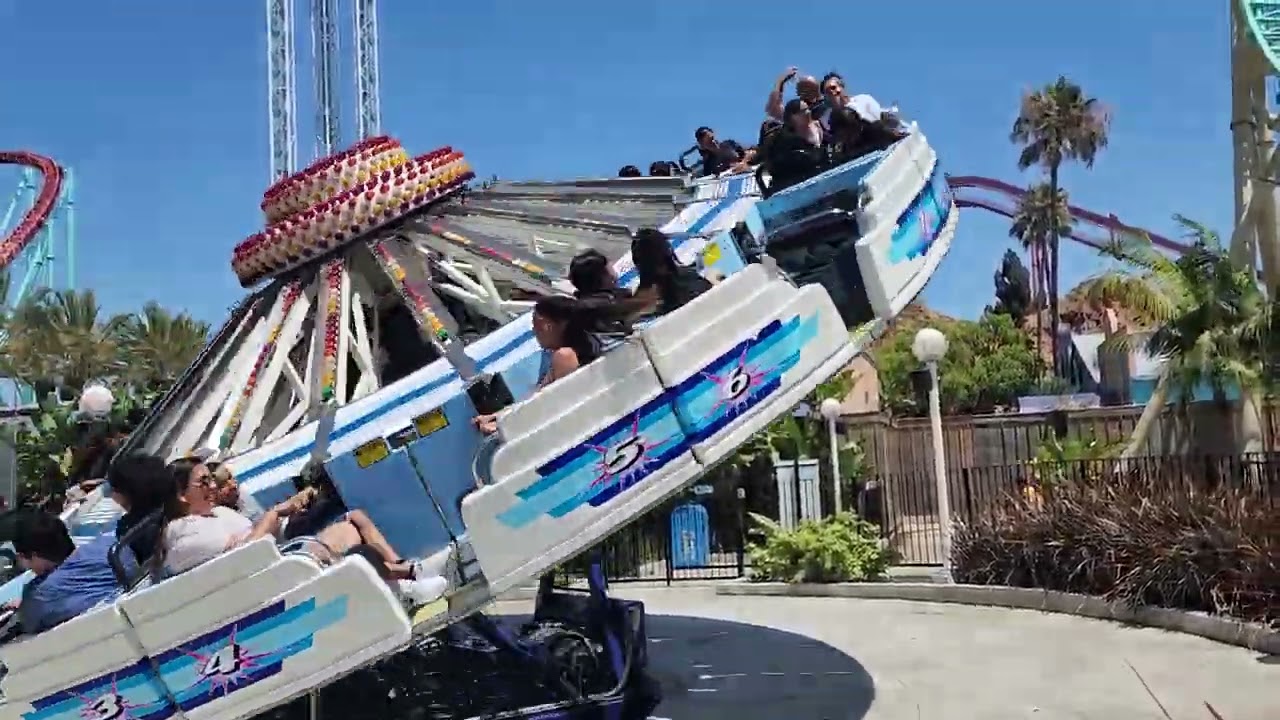 Wipeout! Knotts Berry Farm