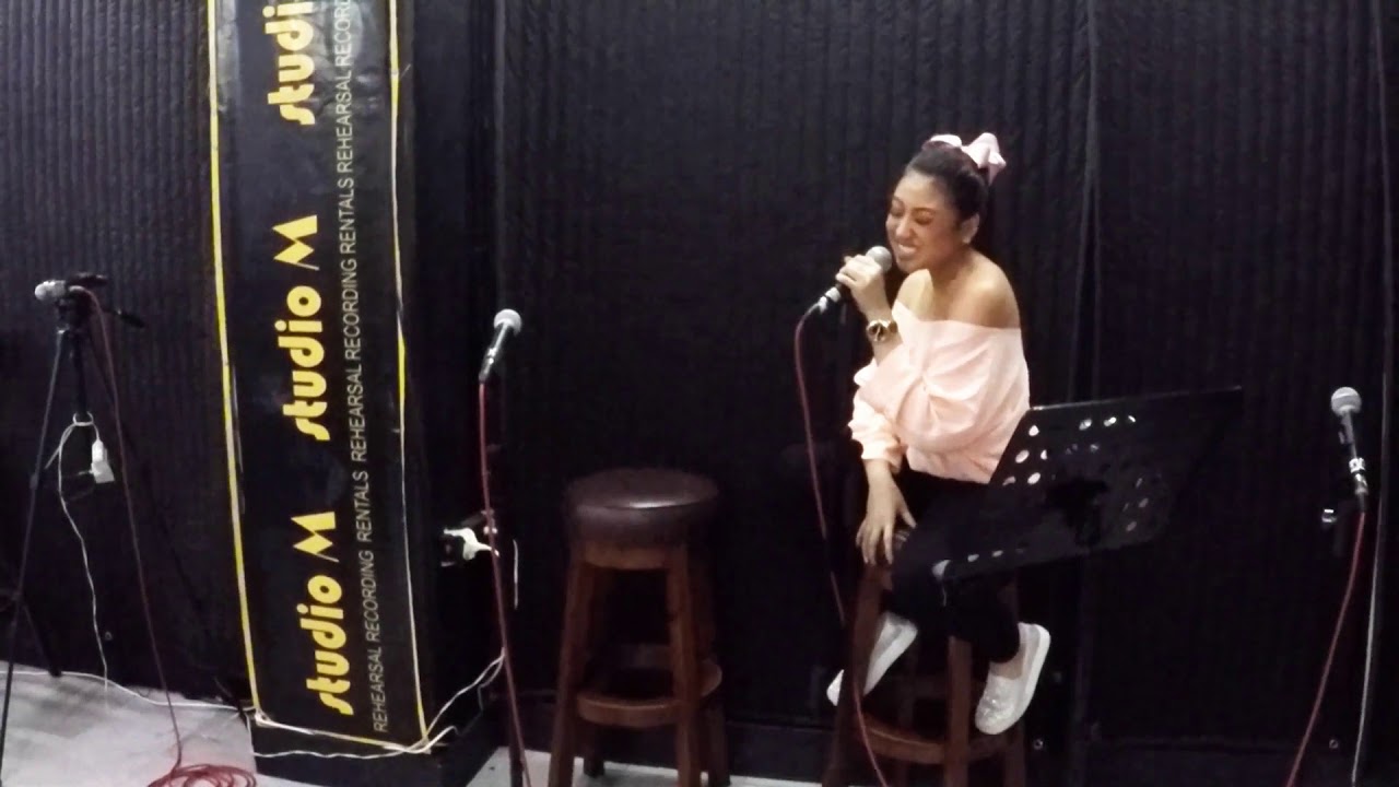 MORISSETTE with MPO, sings 