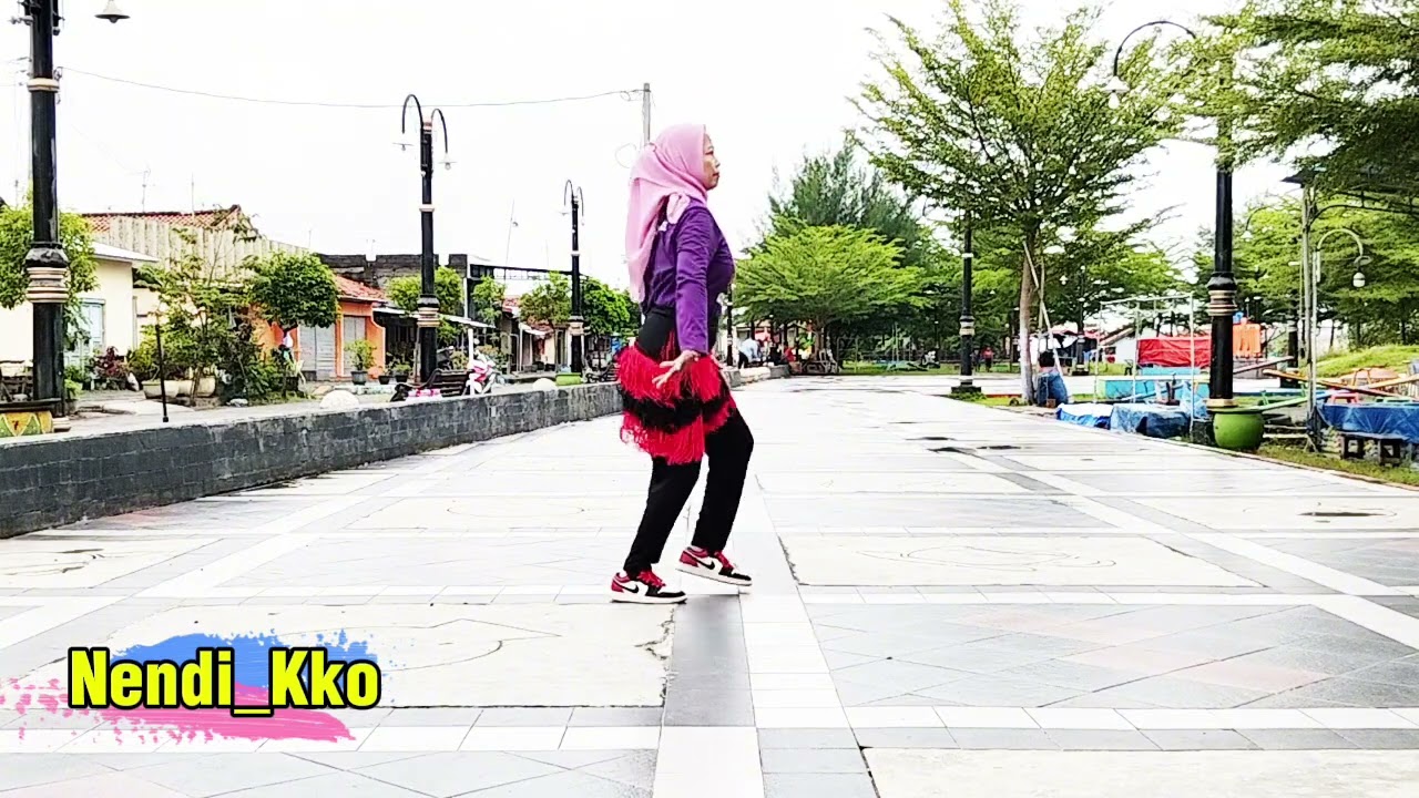 Mari Bercinta LineDance/ Choreo: Naning Olala & Julaeha Demo By Member Dewi LineDance 