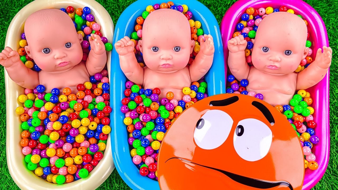 Full of 3 Rainbow BathTubs Candy with M&M's & Magic Slime Cutting