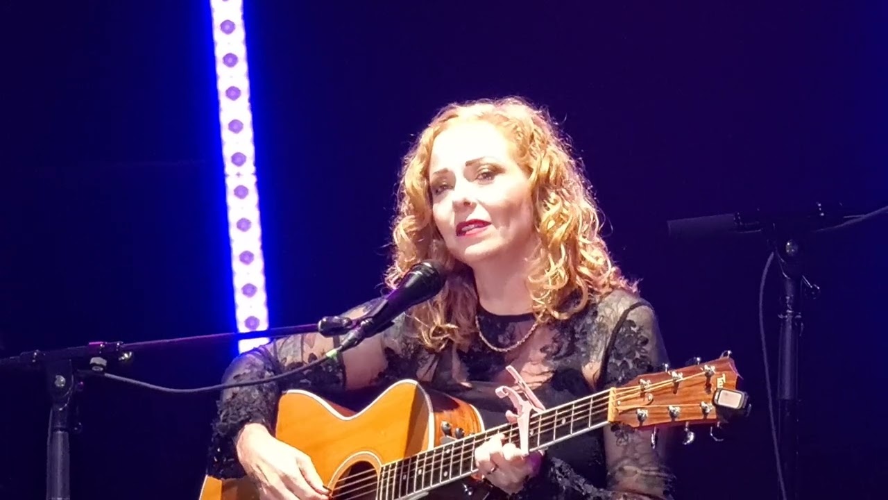 Anneke Van Giersbergen  - The Valley of the Queens