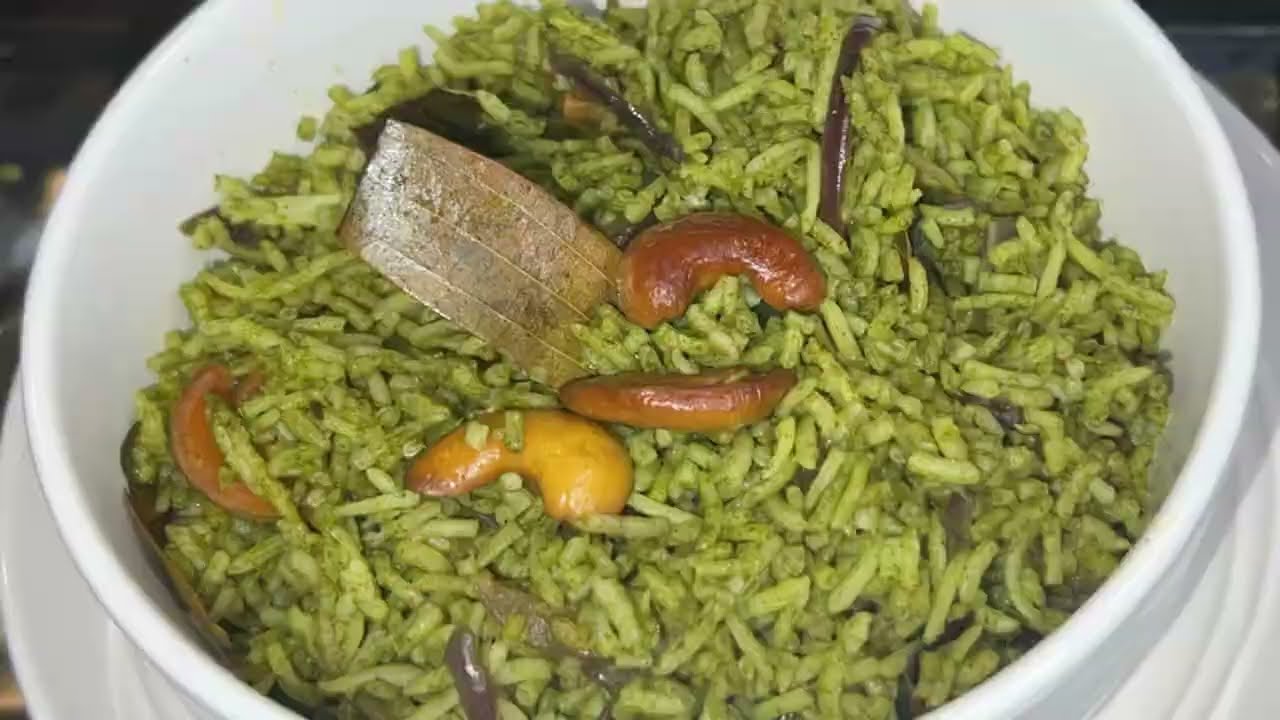 Palak Rice | Spinach Rice Recipe | Healthy Lunch Ideas | Rice Recipes #youtubeshorts  #cooking
