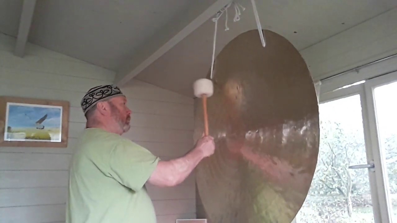 Demonstration of the 100cm New Wind Gong available to purchase.