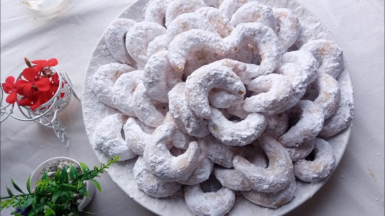 حلوة الهلال بالفرماج 😍 حضريها بدون بيض بدون سنيدة  هشيشة_كدوب فالفم/#عيد_الفطر