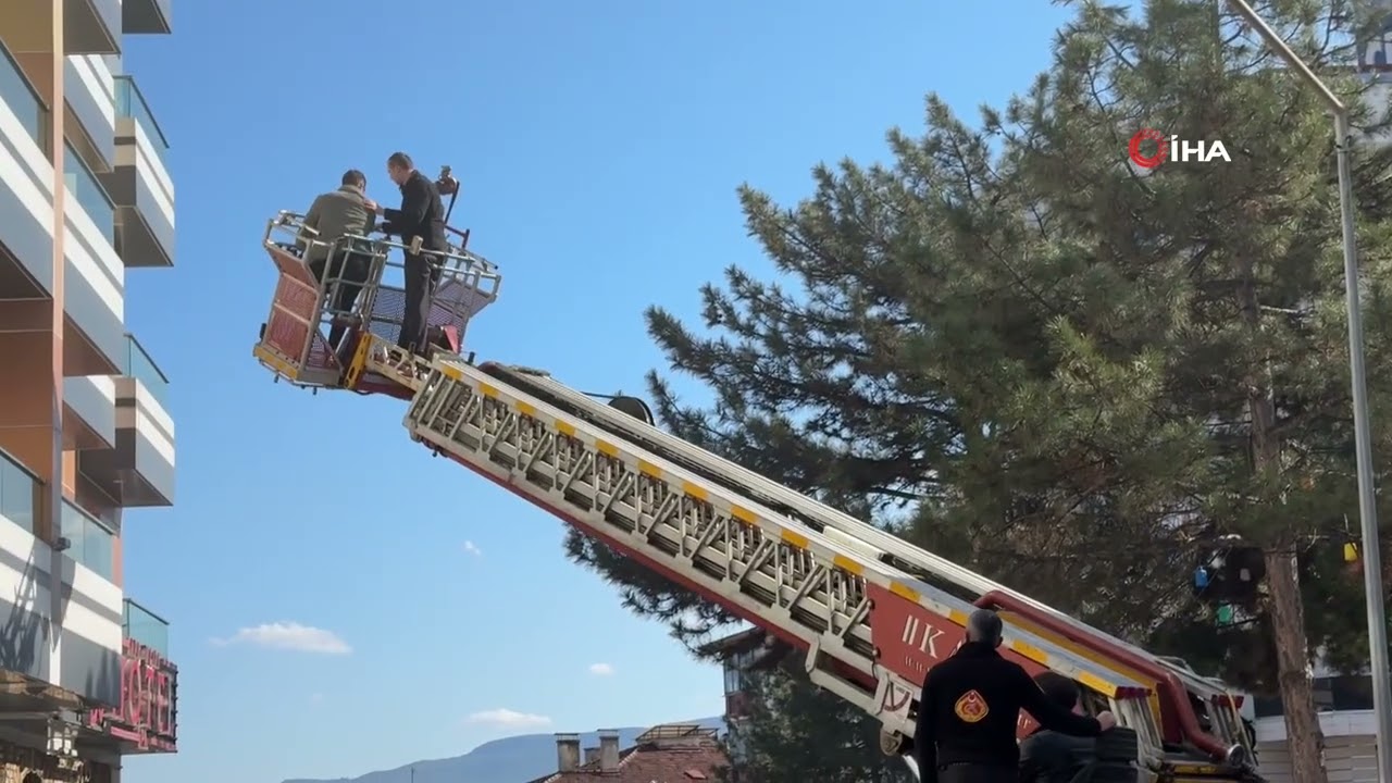 OTEL YANGININDA MAHSUR KALAN 8 KİŞİ KURTARILDI!