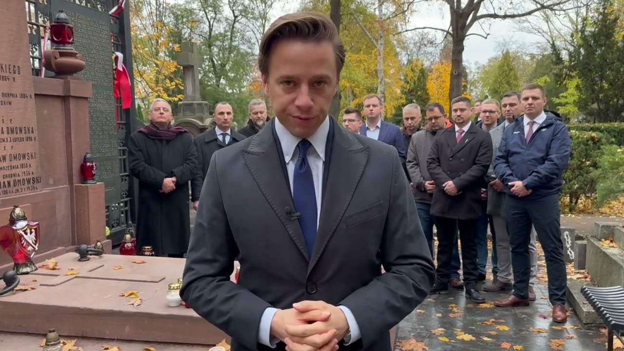 Czas refleksji i modlitwy. Krzysztof Bosak na Cmentarzu Bródnowskim