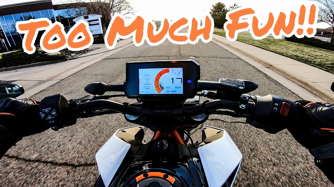 Лучший мотоцикл для новичков? | День с KTM Duke 390 | Вилли | Шоссе | Обзор
