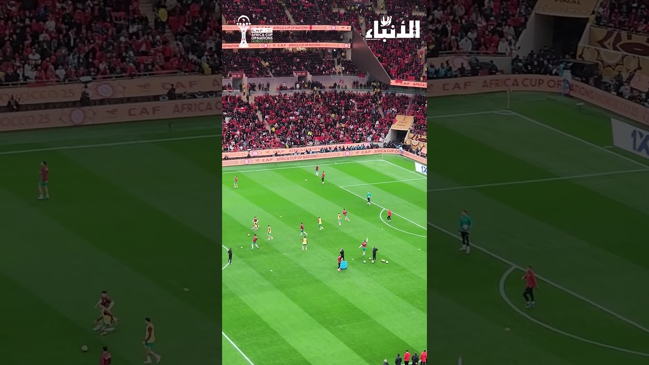 إحماءات اللاعبين قبل اللقاء النهائي