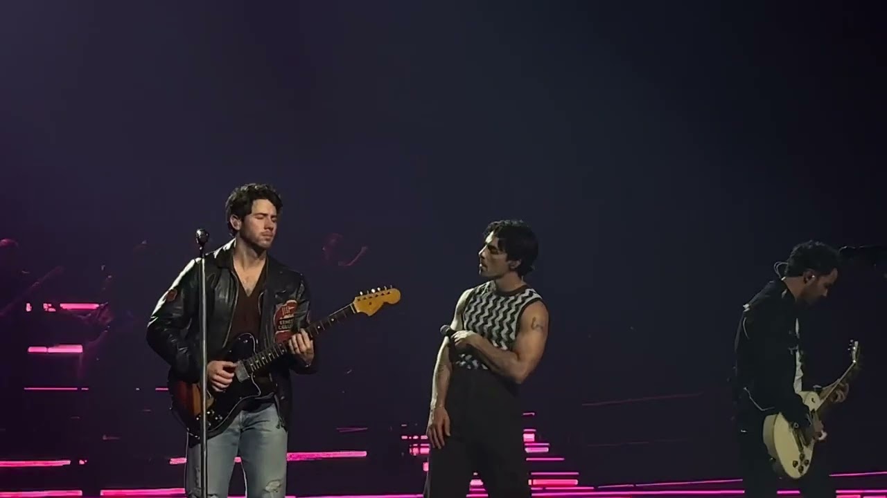 Jonas Brothers - Love Bug
