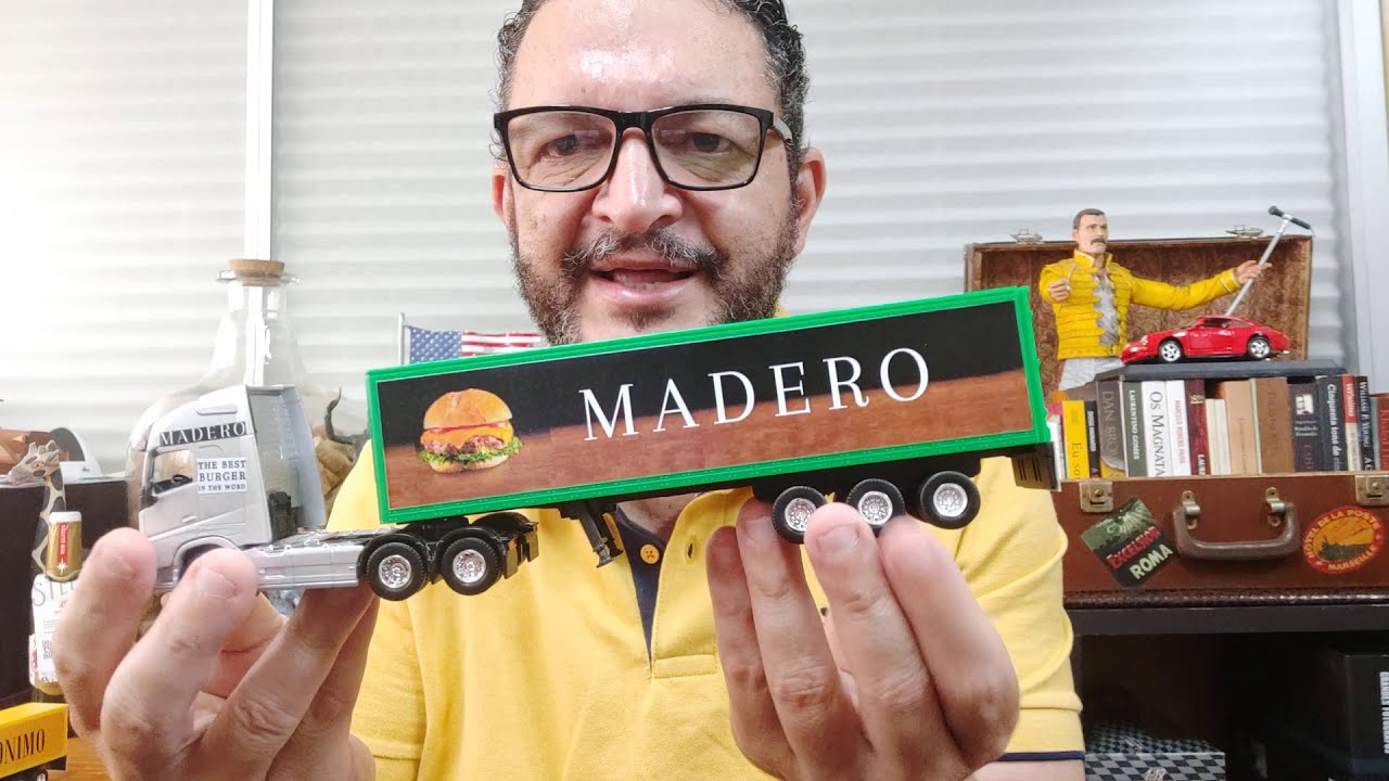 Miniatura de Carreta Baú Trucado Personalizado
