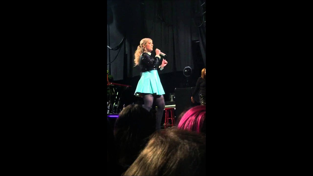 NO GOOD FOR YOU - MEGHAN TRAINOR (LIVE)
