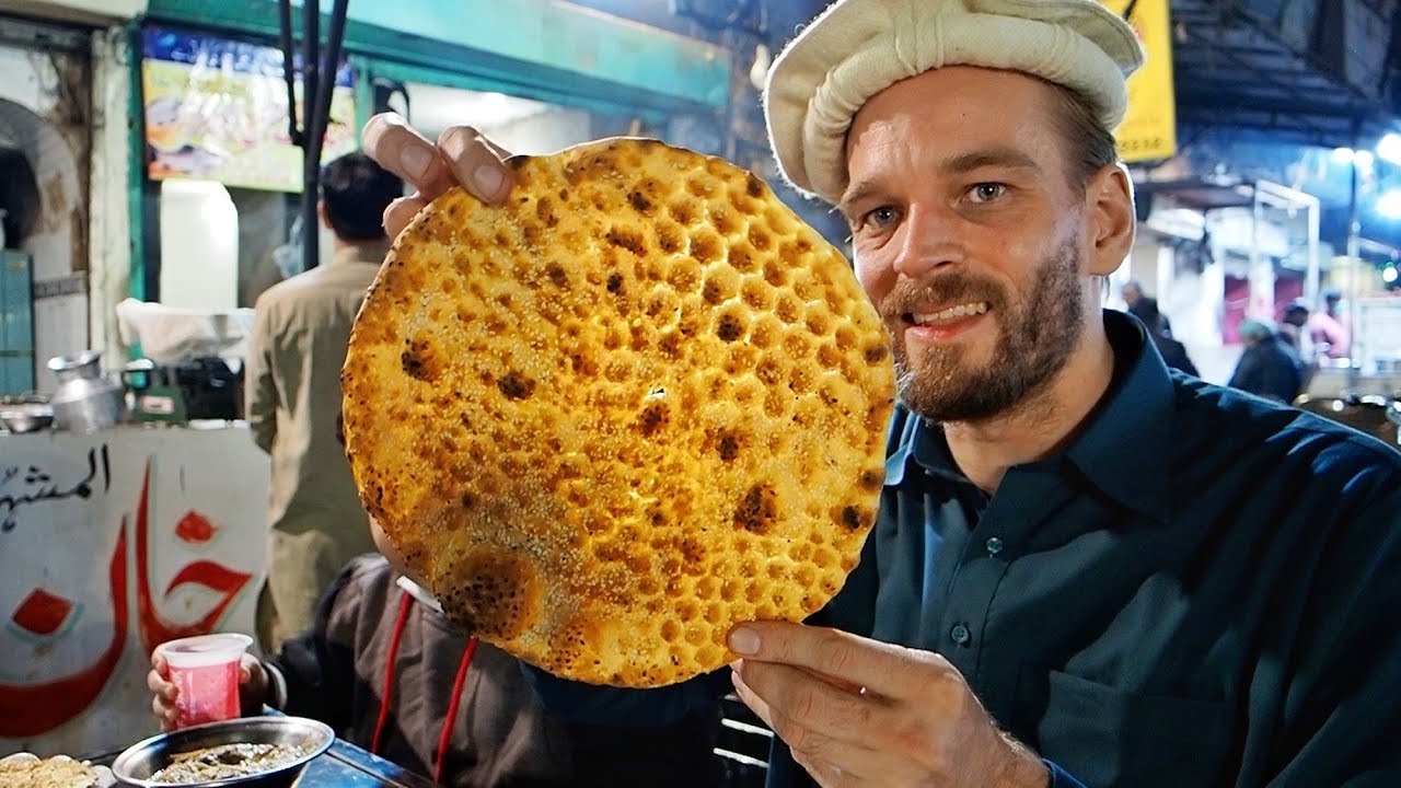 Punjabi Street Food... EXCEPT I'M IN PAKISTAN 🇵🇰
