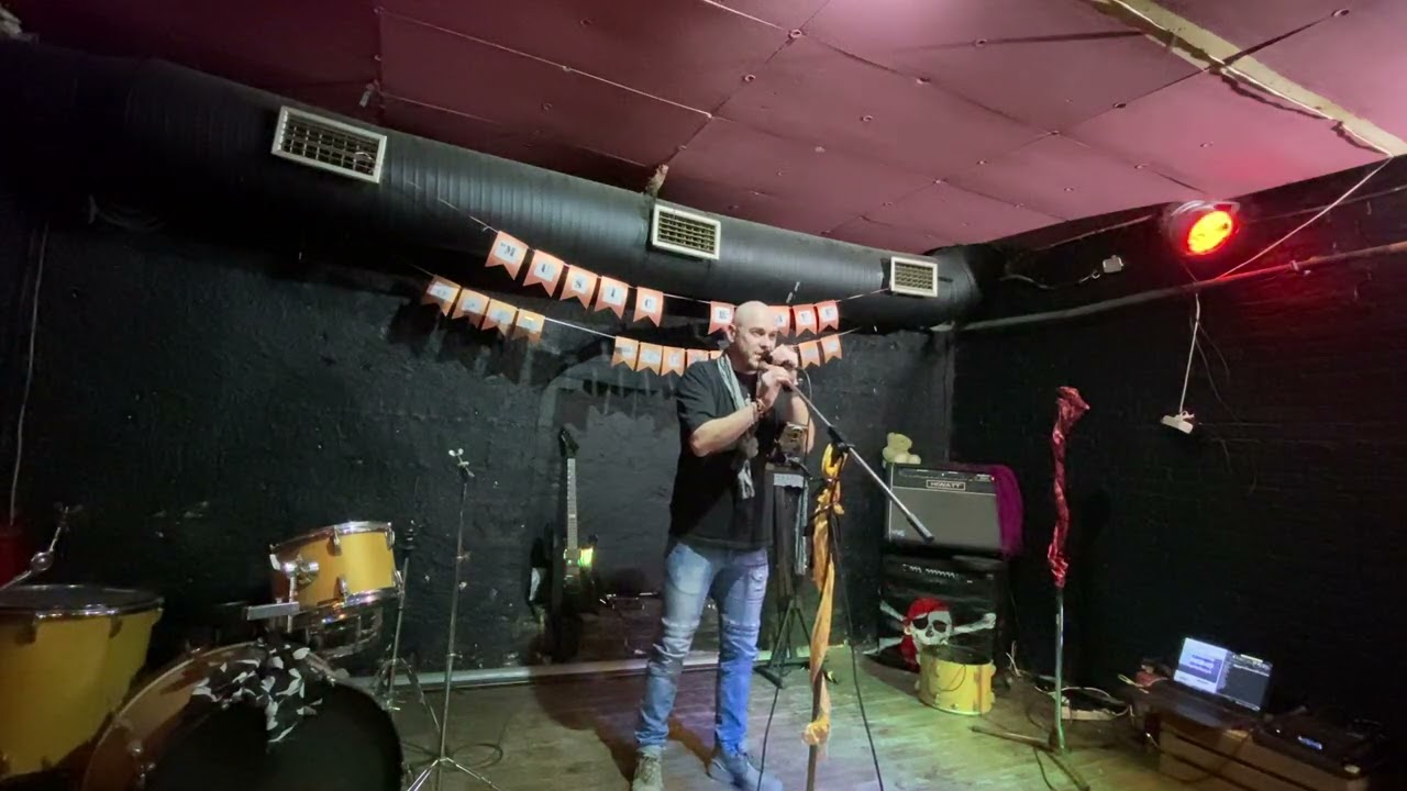 MC Brain на 10 ювілейному відкитому мікрофоні 