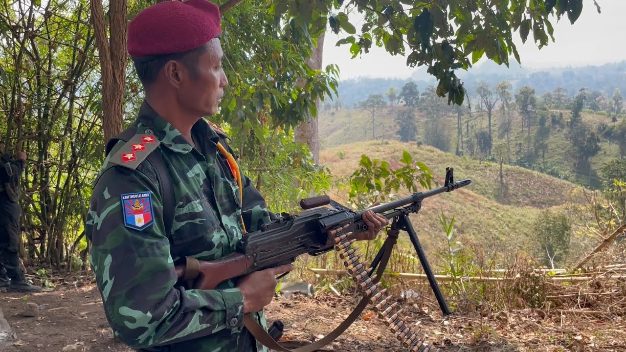 ဆင်ဖြူစစ်ကြောင်း ခေါင်းဆောင်နဲ့ တပ်ဖွဲ့ဝင်တွေရဲ့ နေ့စဉ်ဘဝ