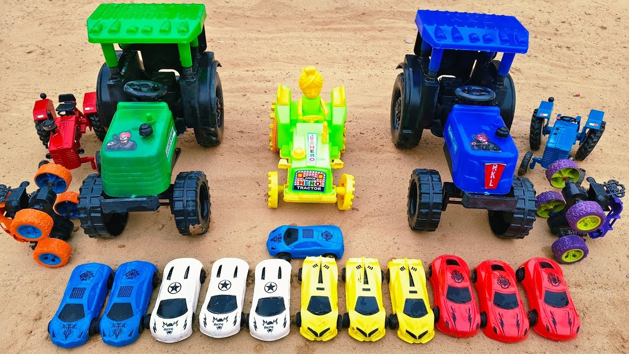 अरे बच्चों खड्डे में बहुत सारी racing car गिरी हुई है !! Krishna toy 2 
