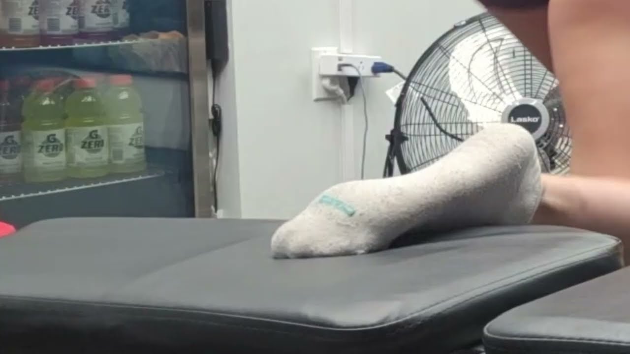 Demisux & Allecakes in socks