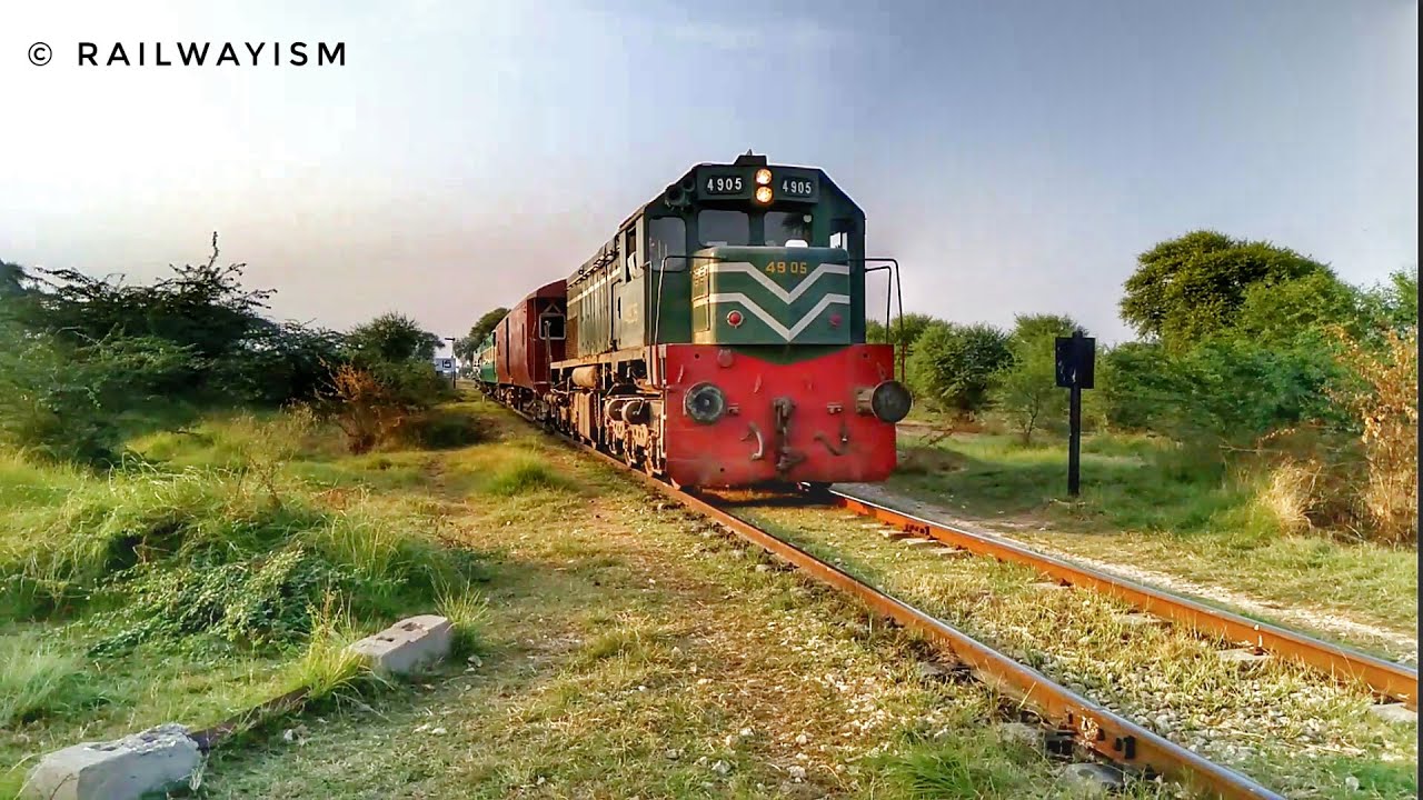 Pakistan Railways | 5 UP P.D.Khan Shuttle Train Going Towards Malakwal Jn From Haranpur Jn.