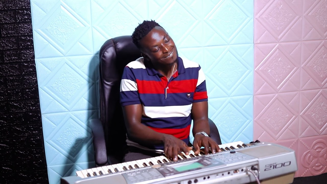 Kwakundi_bikurenga_Ukabura_uko_ubivuga_Ubundi_Ugafata_Inanga_Ugacuramga_Ikabisobanura 🎹🎹🎶 🎤🎙️ Amen.
