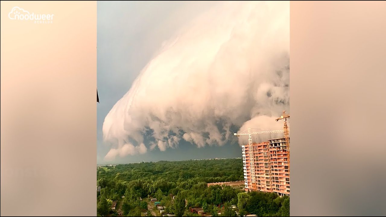 MONSTROUS ARCUS CLOUD WITH SCUDS ABOVE LVIV, UKRAINE (17/08/21)