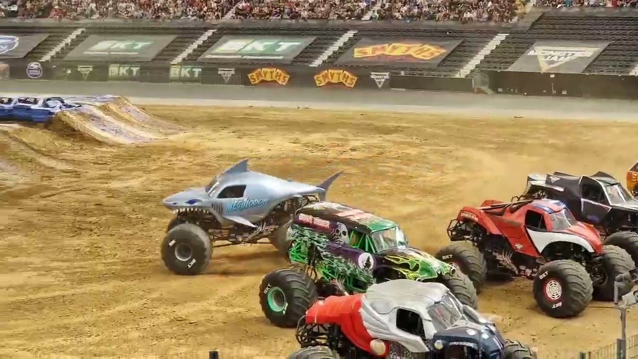 Megalodon freestyle monster jam show 1