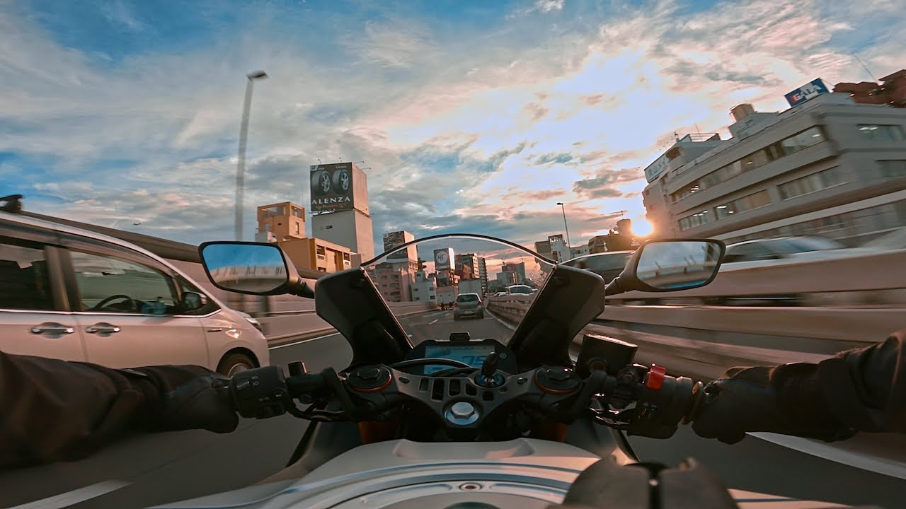 TOKYO HIGHWAY #4 EVENING TRAFFIC - YAMAHA R3 Test Ride (Sunset POV)