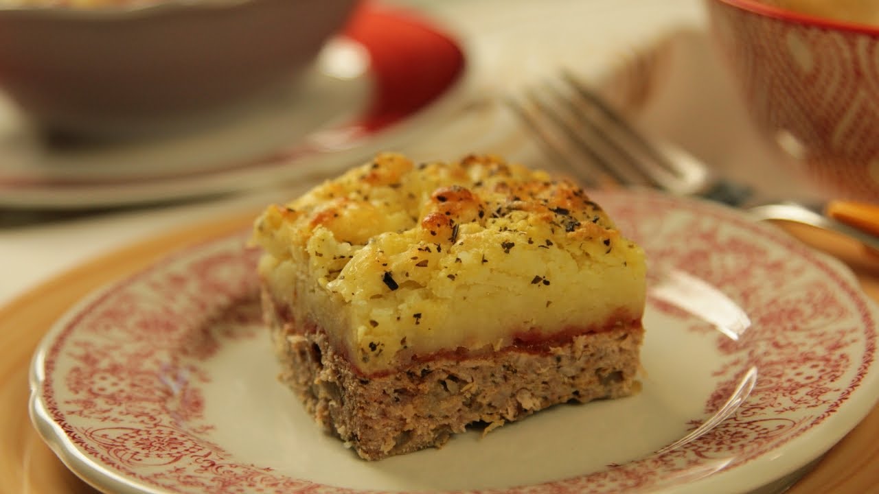 Мусака по Ивайловградски - с картофено пюре и кашкавал