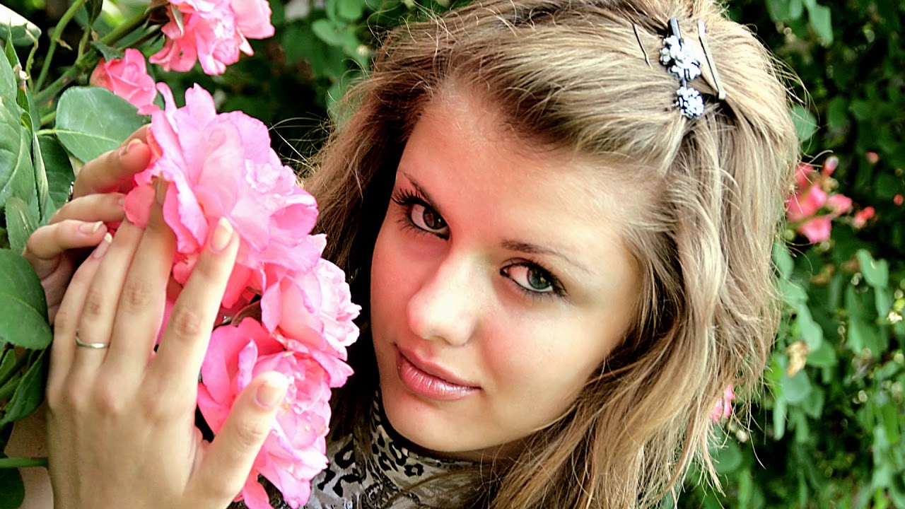 The Most Beautiful Roses - Cei mai frumoși trandafiri