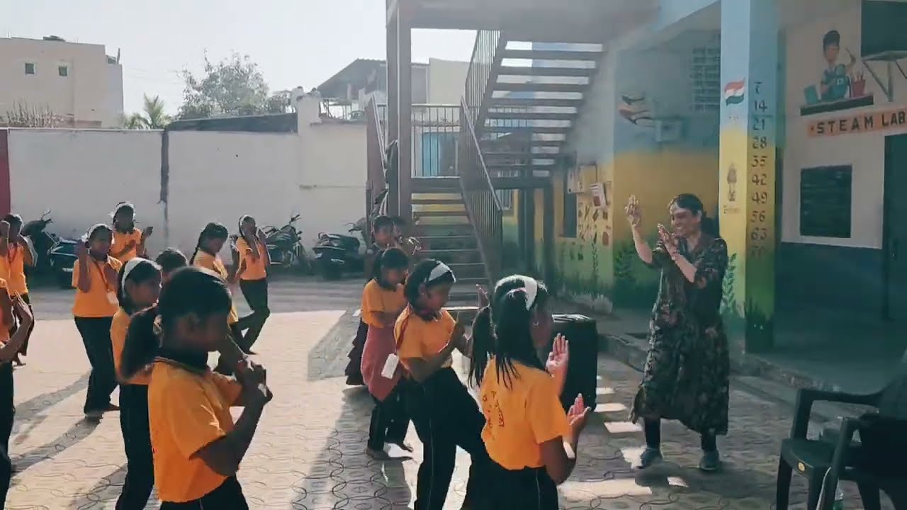जल्लोष मराठीचा, उत्साह शाळेचा!विद्यार्थ्यांचा दणदणीत परफॉर्मन्स! 💃🚩