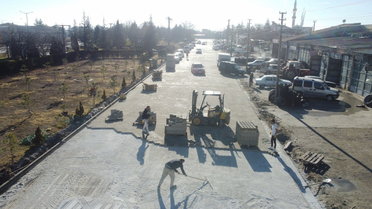 &Ccedil;ifteler K&uuml;&ccedil;&uuml;k Sanayi Sitesi Yol Yapım &Ccedil;alışması