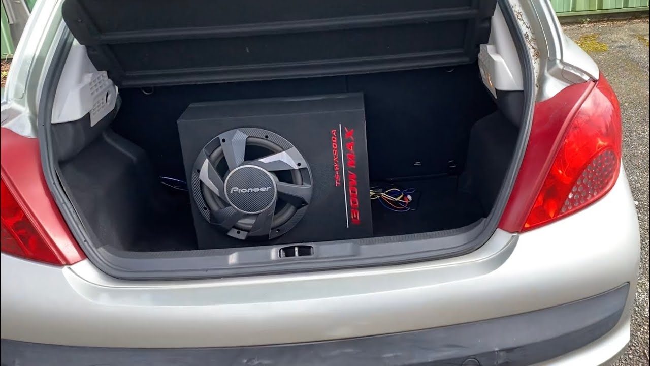 Comment installer un caisson de basse (Pioneer) dans sa voiture (Peugeot 207)