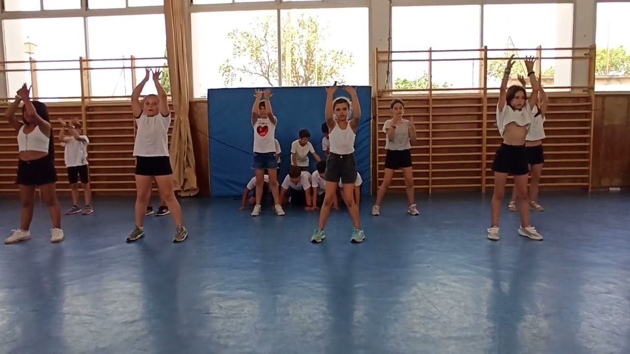 Una lluna a l'aigua ball 4t B