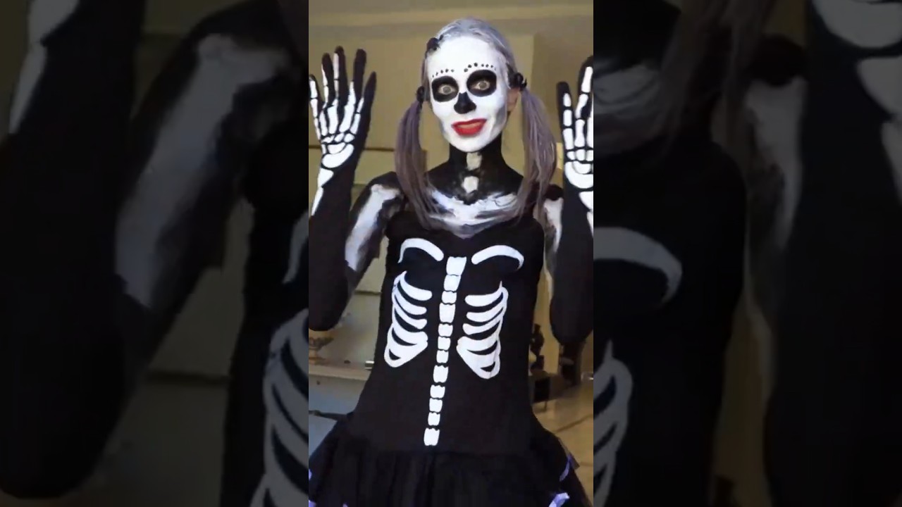 Bromas familiares de Halloween! Video divertido para ni&ntilde;os.