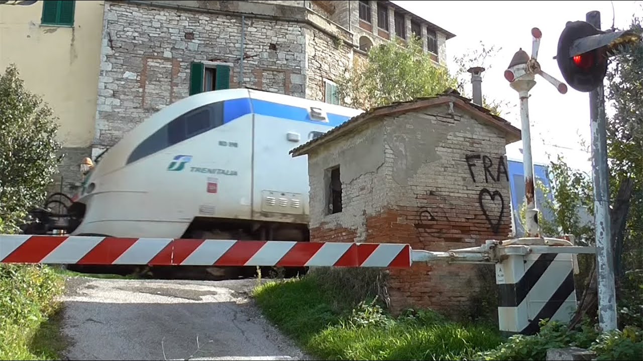 Passaggio a Livello Rapolano Terme/ Passage a niveau/ Level Crossing/ Bahnübergang/ Spoorwegovergang