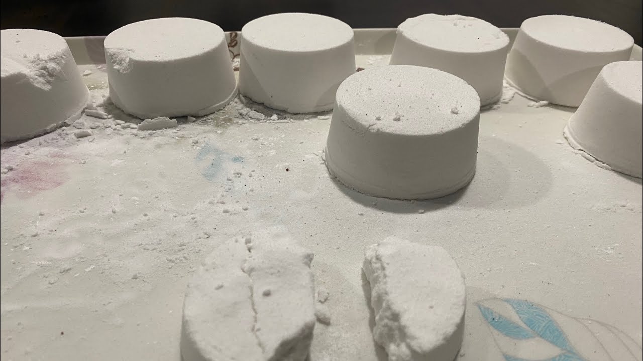 Crunchiest Baking Soda ASMR | #asmr #crunchy #gymchalk #relaxing 