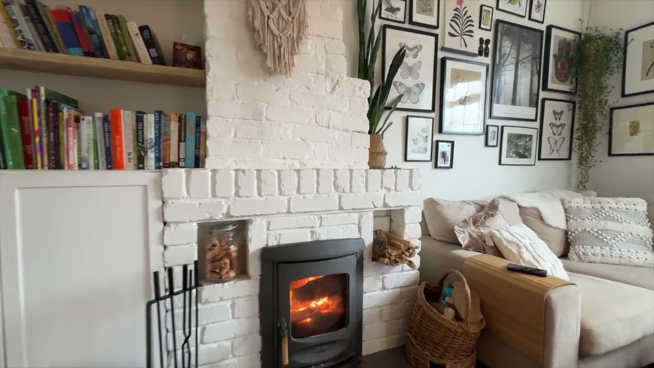 Roughtown Road, Mossley - Virtual Tour