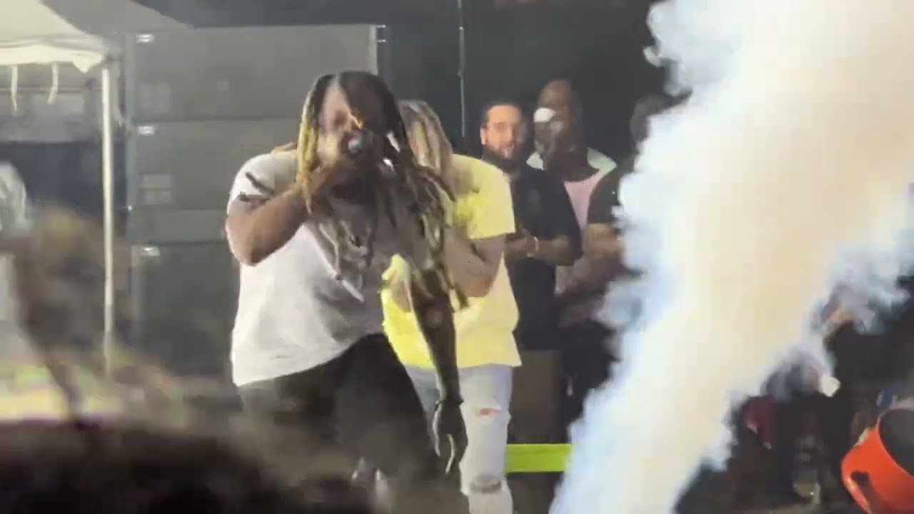 Lil Durk - Computer Murderers (Live at the FPL Solar Amphitheater in Miami on 4/18/2022)