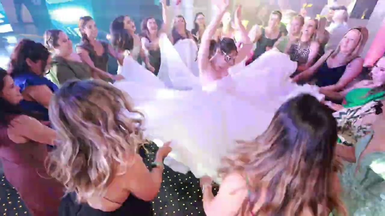#vestidodenoiva  #noivadan&ccedil;ado #dan&ccedil;a #noiva #dan&ccedil;adanoiva #balada #casamento  #festadecasamento 