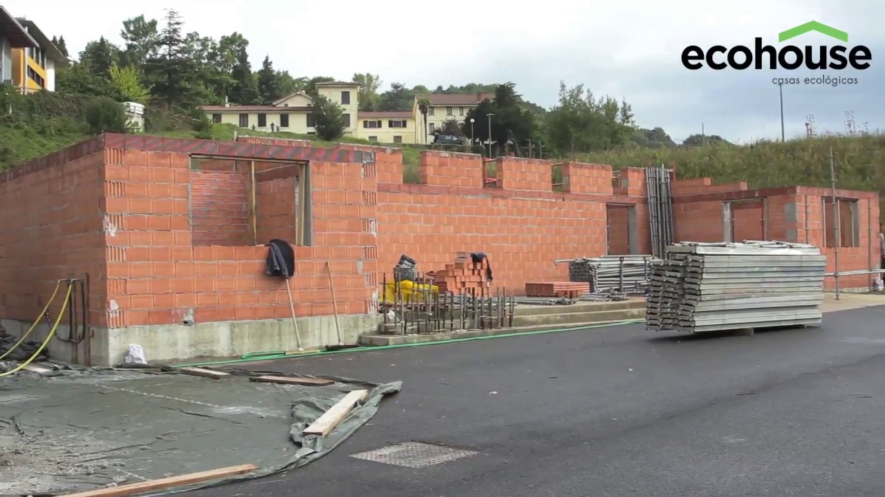 ECOHOUSE edificios apoyo a huertas en KUTXA EKOGUNEA