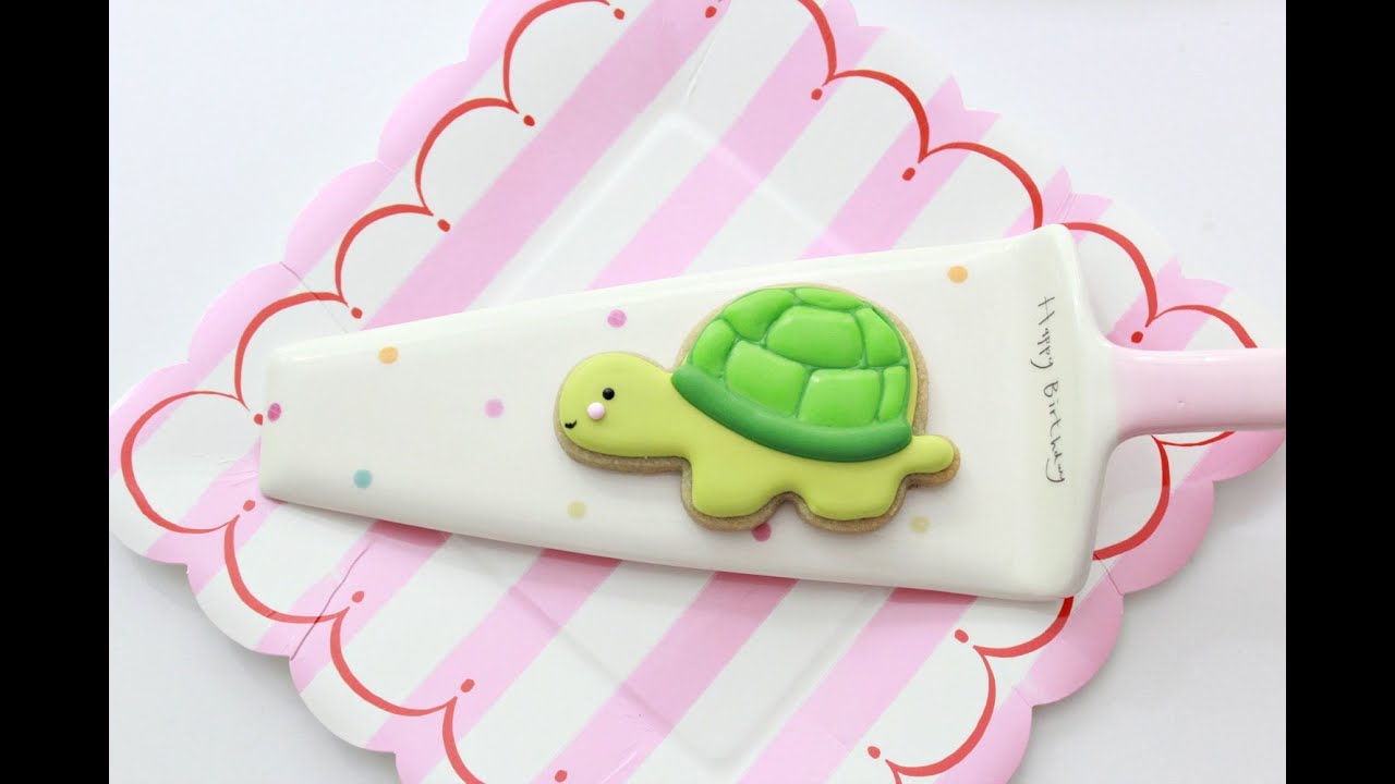 How to Decorate Turtle Cookies with Royal Icing