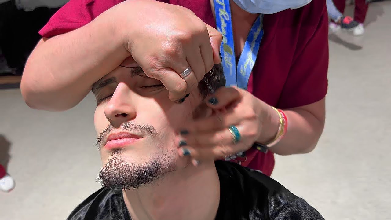 $3 head massage sends me to another dimension 👁️🛸