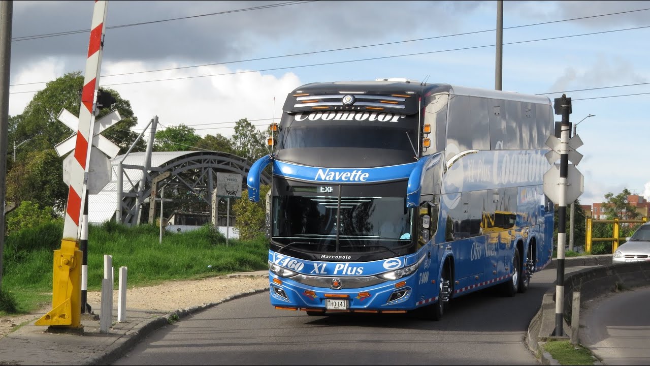 BUSES a las afueras del terminal Bogota, COLOMBIA