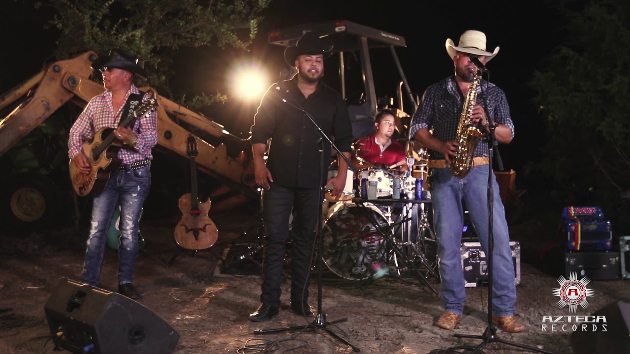 La Maquinaria Norteña Ft La Energía Norteña -Duele (En Vivo)